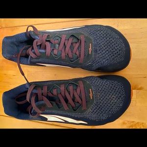 Altra sneakers size 7.5